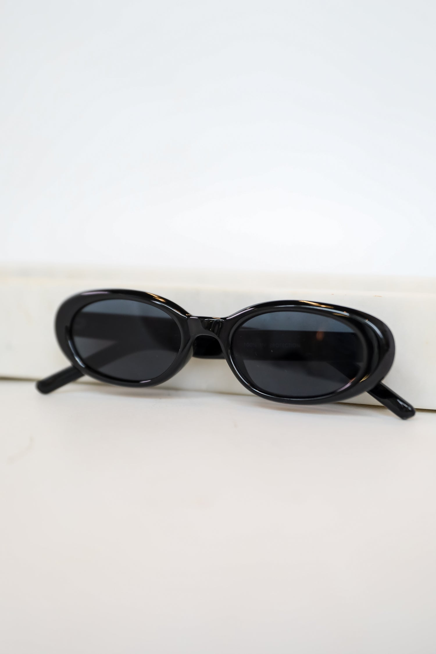 Chic Gaze Oval Sunglasses