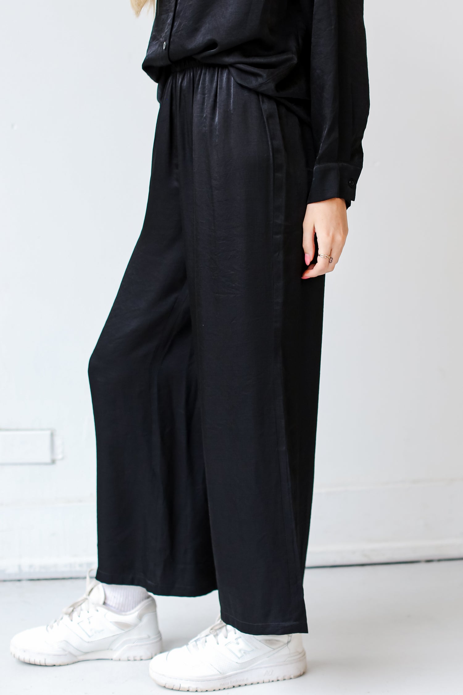 black Wide Leg Pants side view