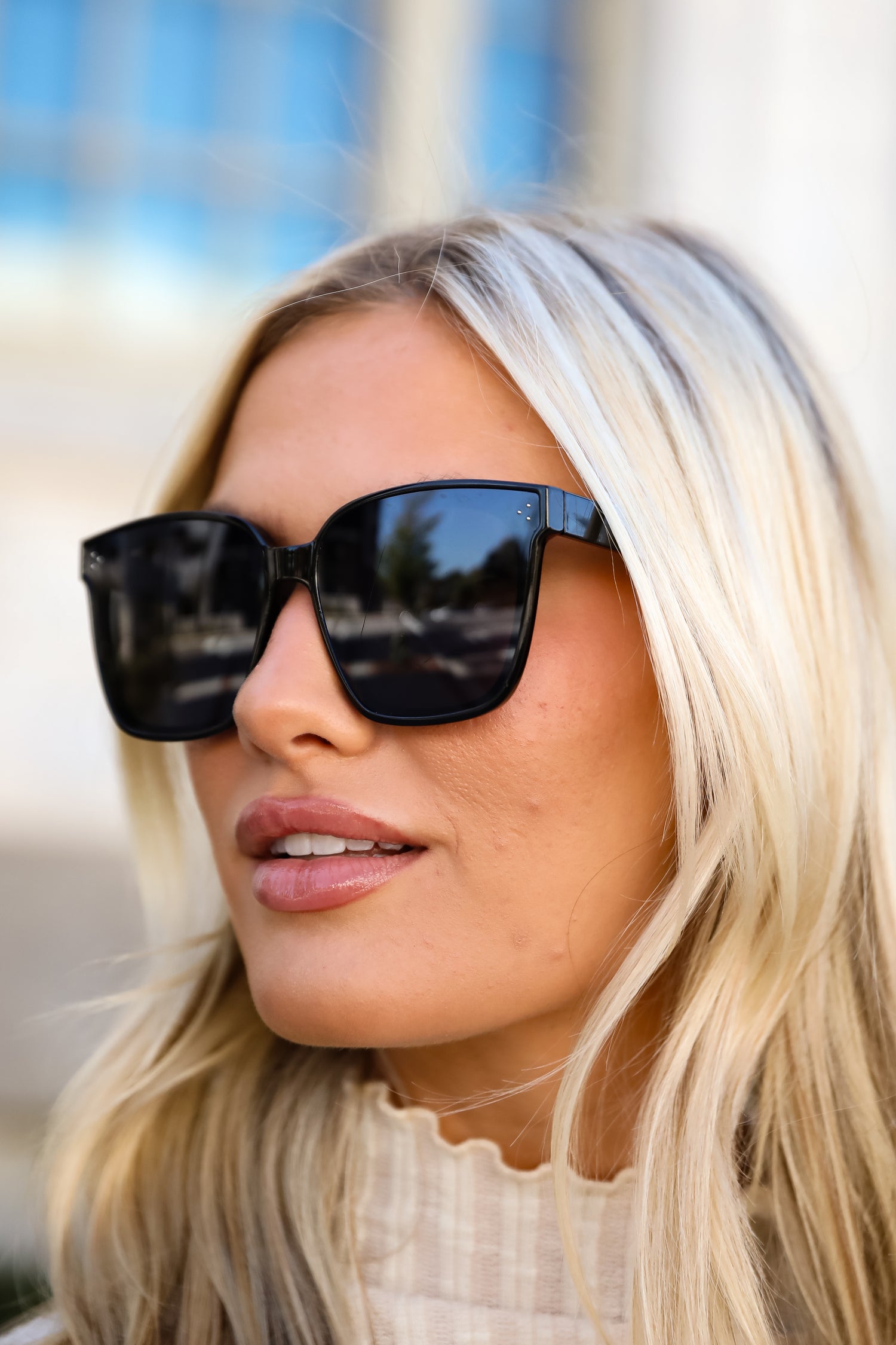 Iconic View Black Square Sunglasses