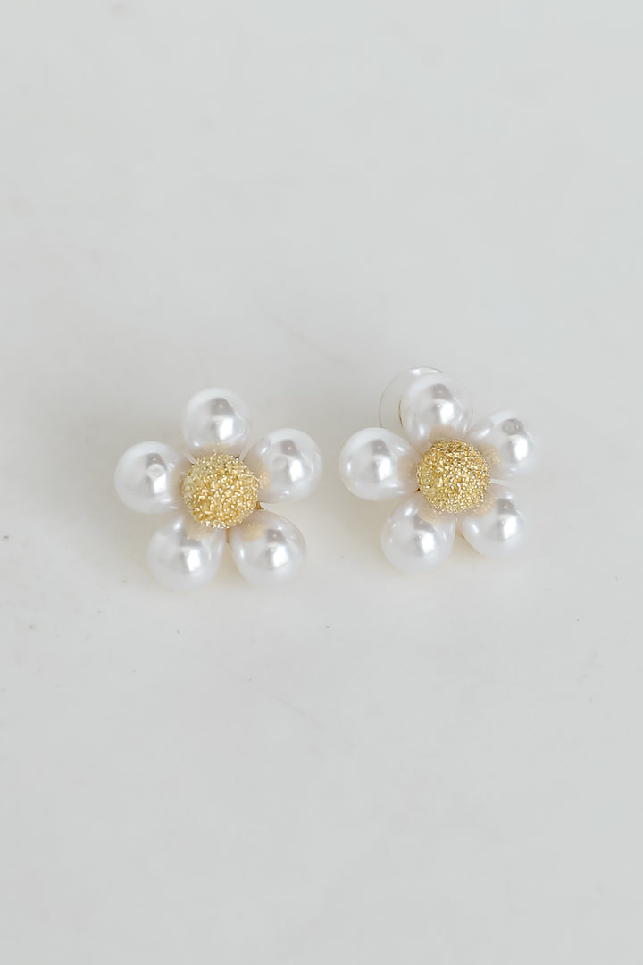 Sutton Cream Daisy Stud Earrings