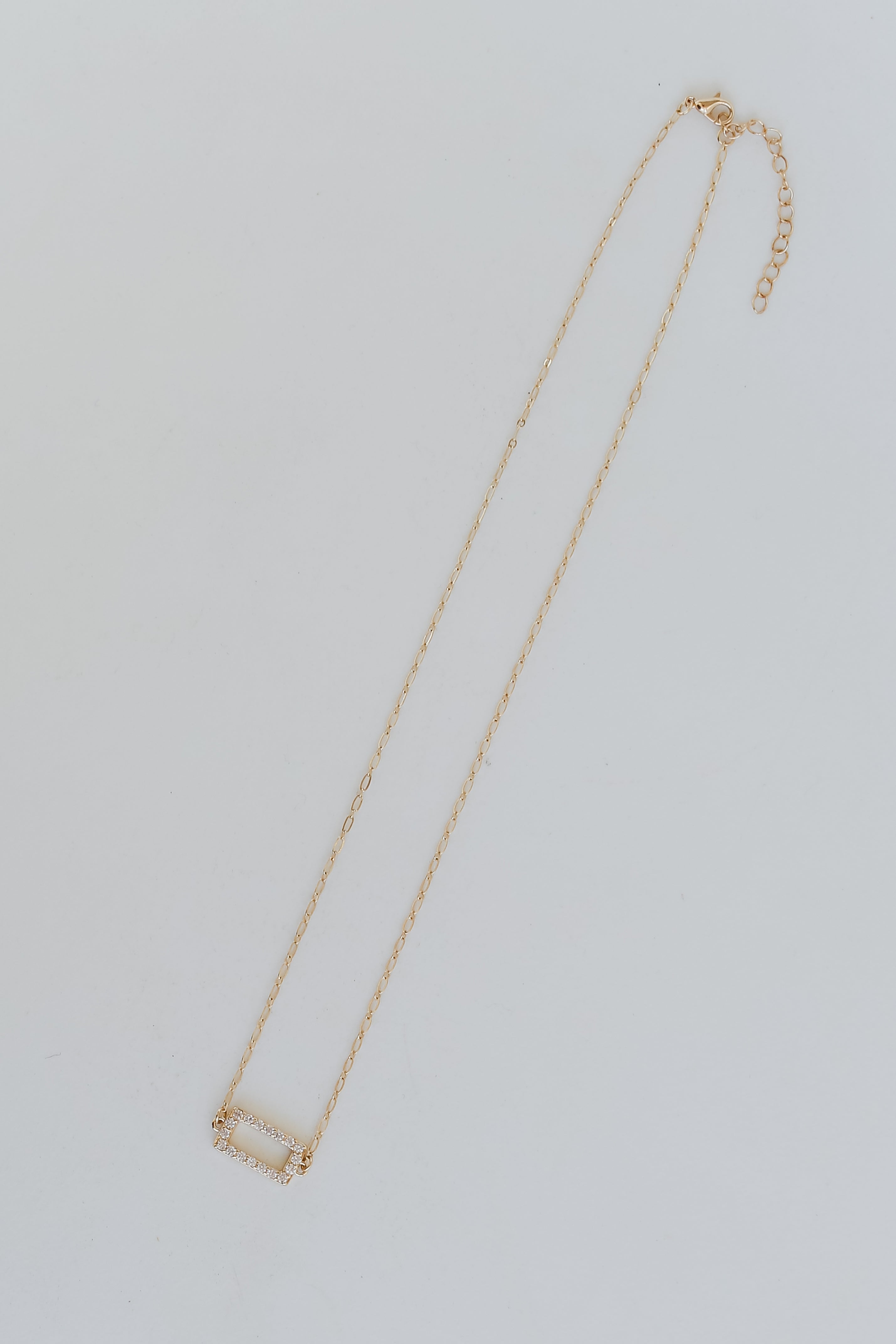 trendy gold necklaces