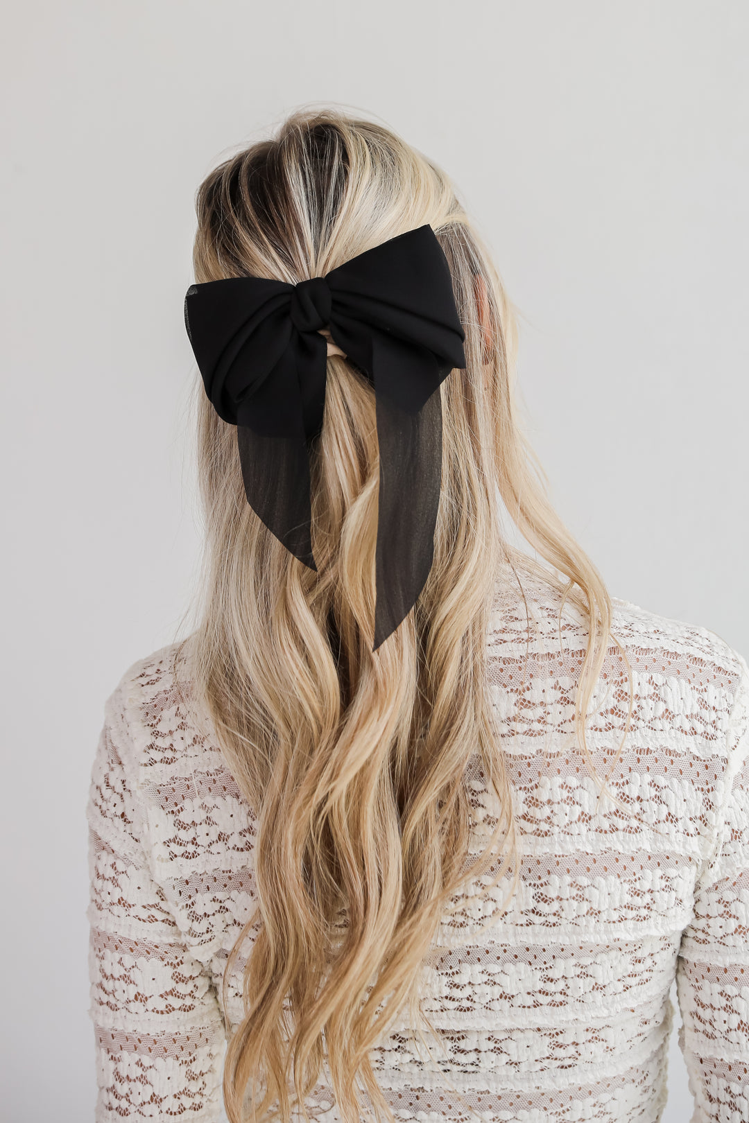 Luxe Poise Bow Hair Clip