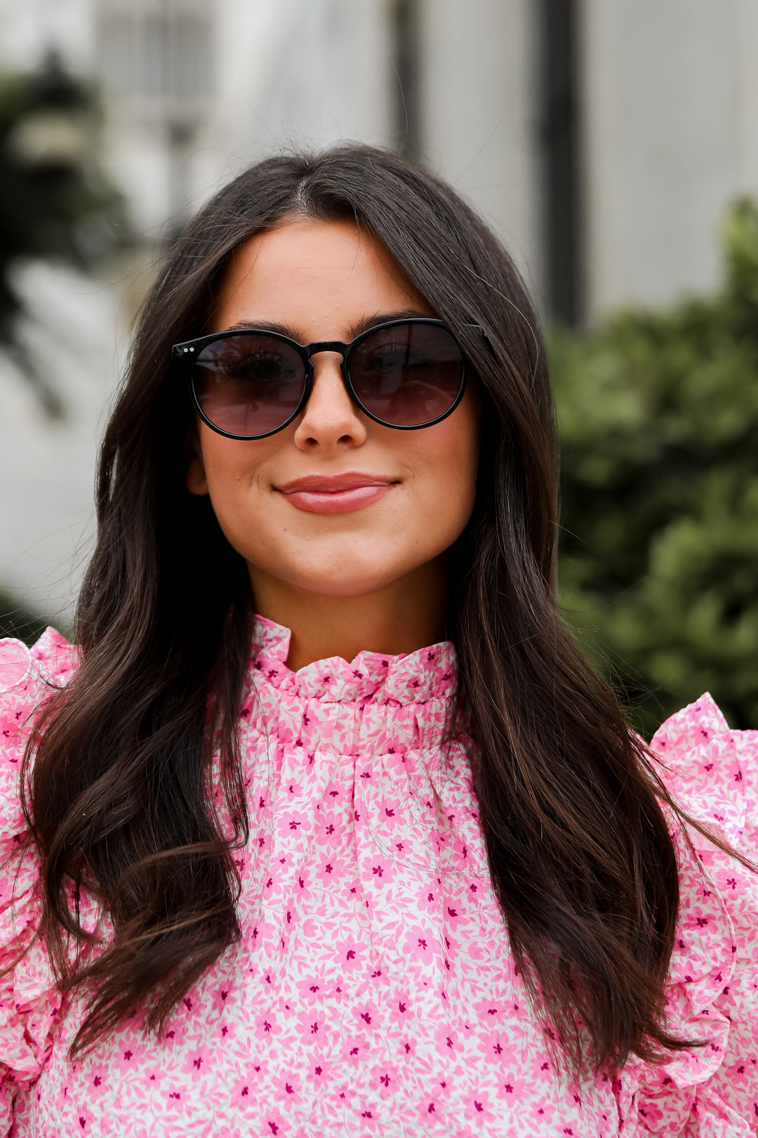 Perfectly Iconic Black Round Sunglasses