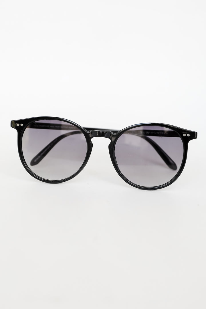 Perfectly Iconic Black Round Sunglasses