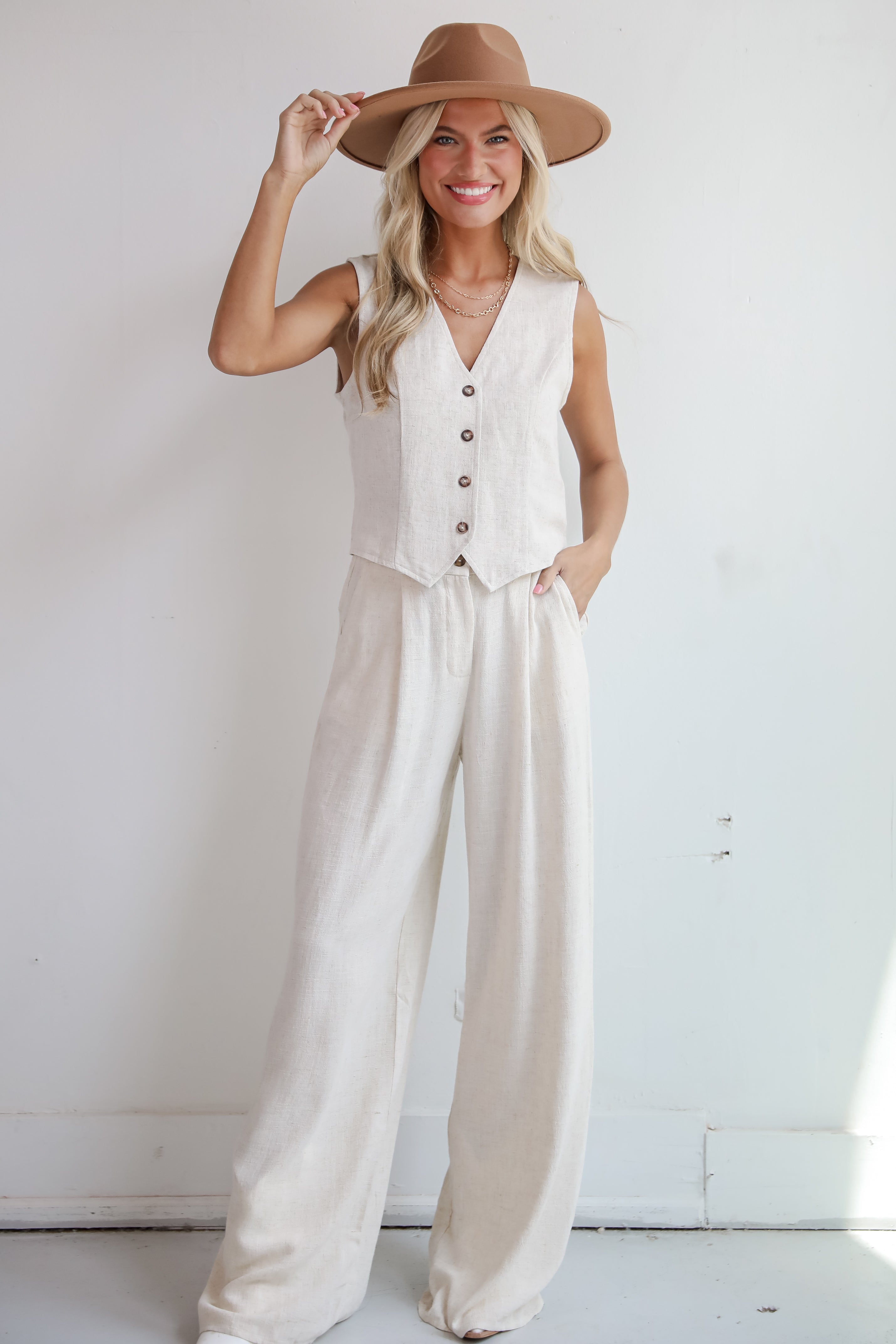 Sophisticated Era Linen Pants