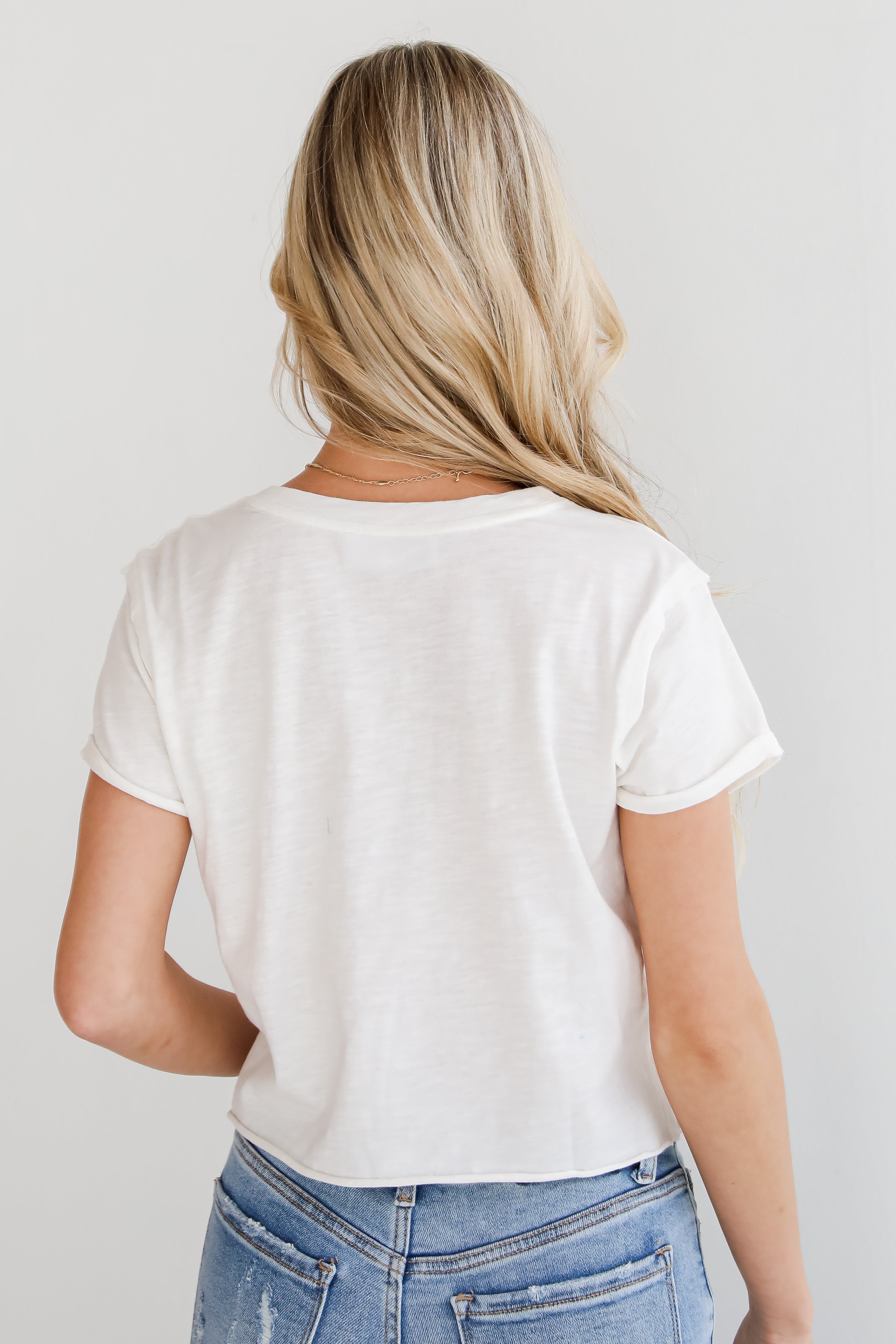 basic white t shirt