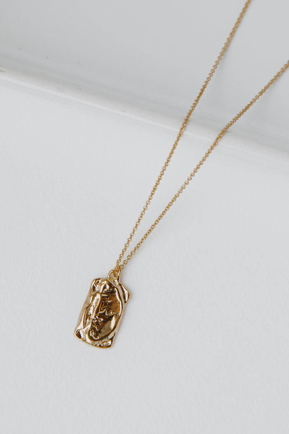 Gold Pendant Necklace from dress up