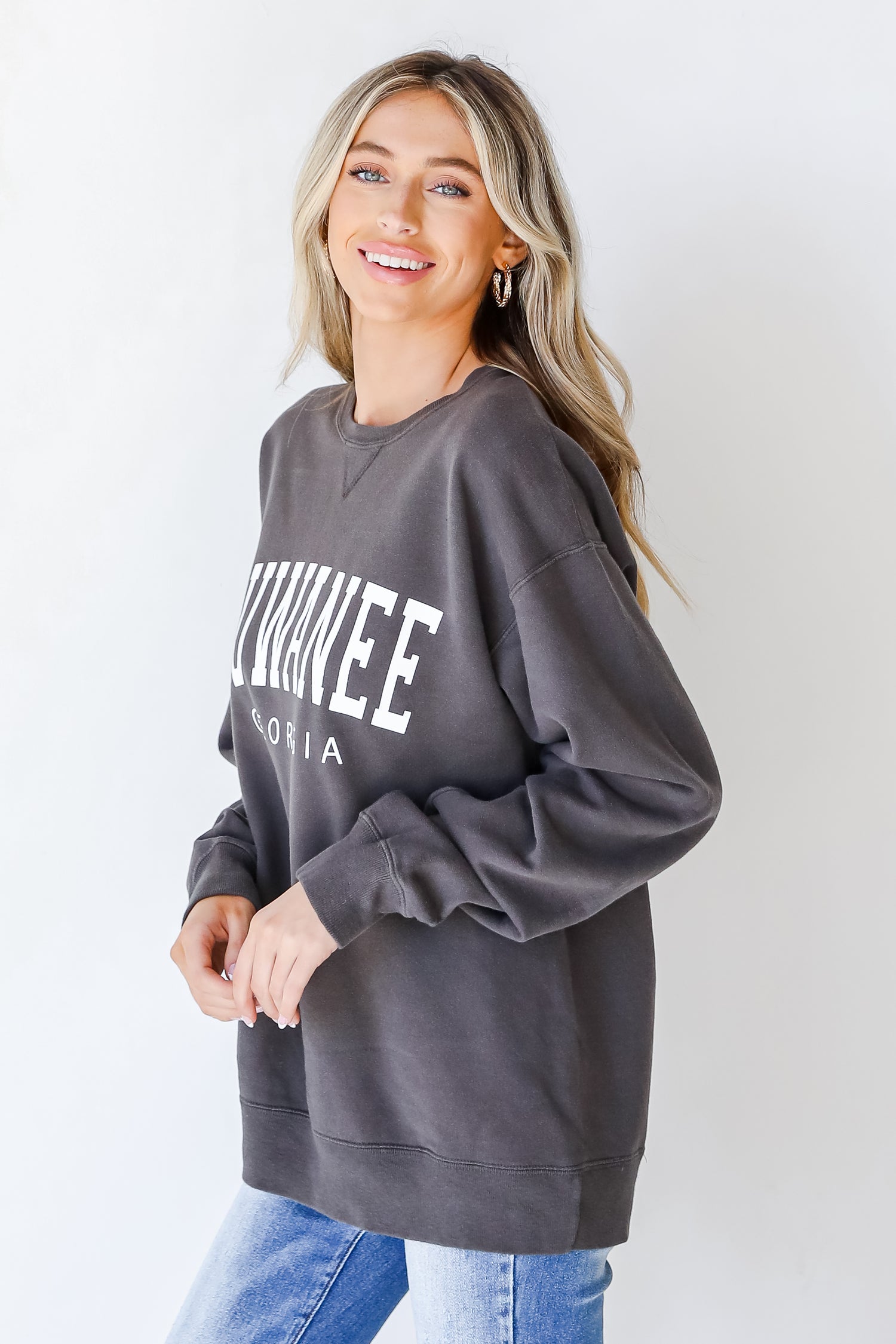 Suwanee Georgia Pullover side view